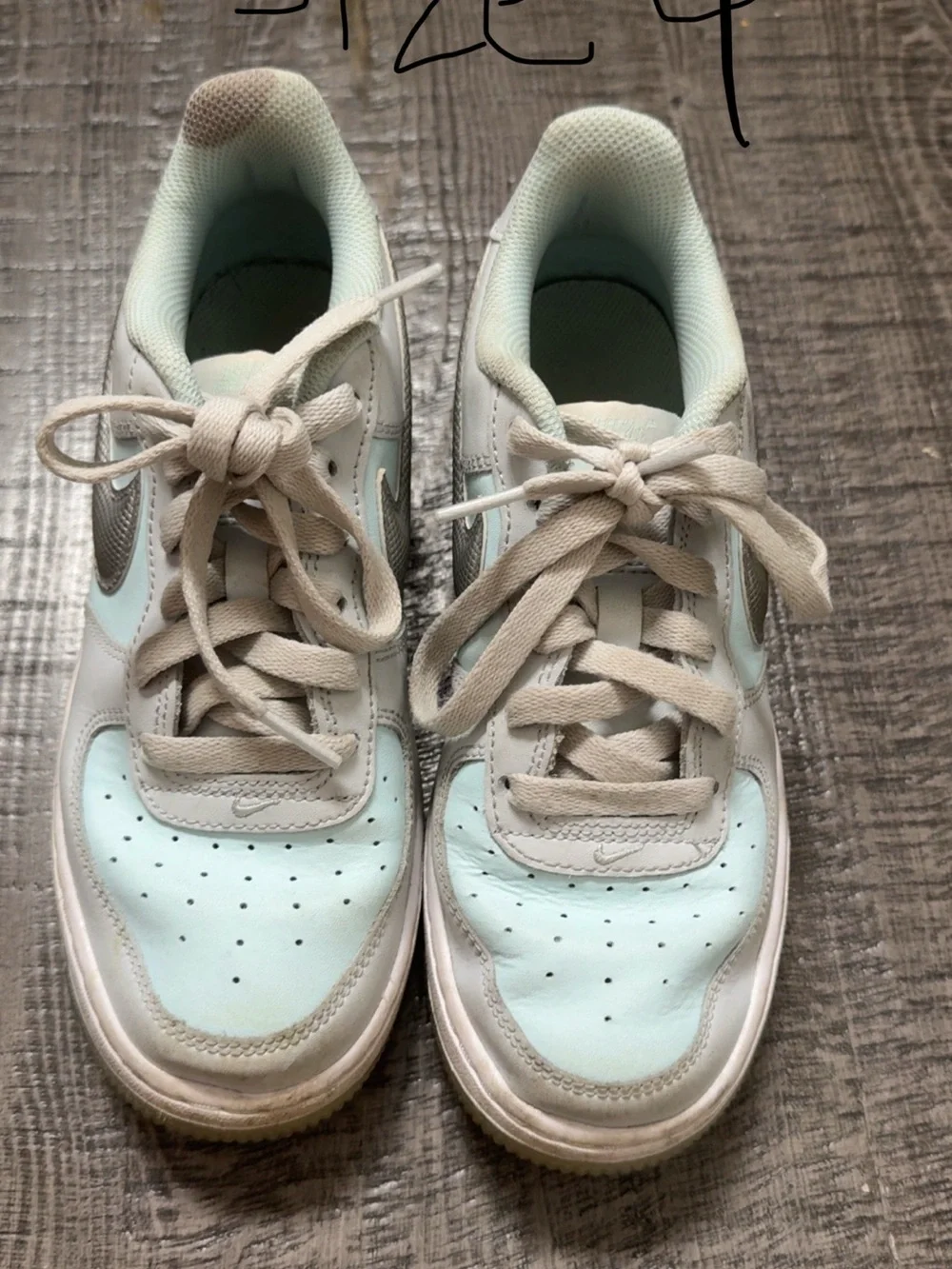 Nike Women’s Low-Top Sneakers in Mint and Light Gray